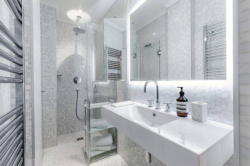 Fractional ownership Paris Marais: Bathroom