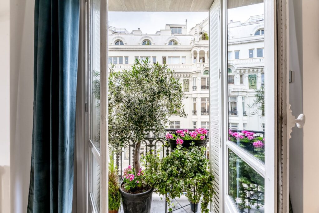 Danton-Paris-Fractional-Ownership-Entrance-View