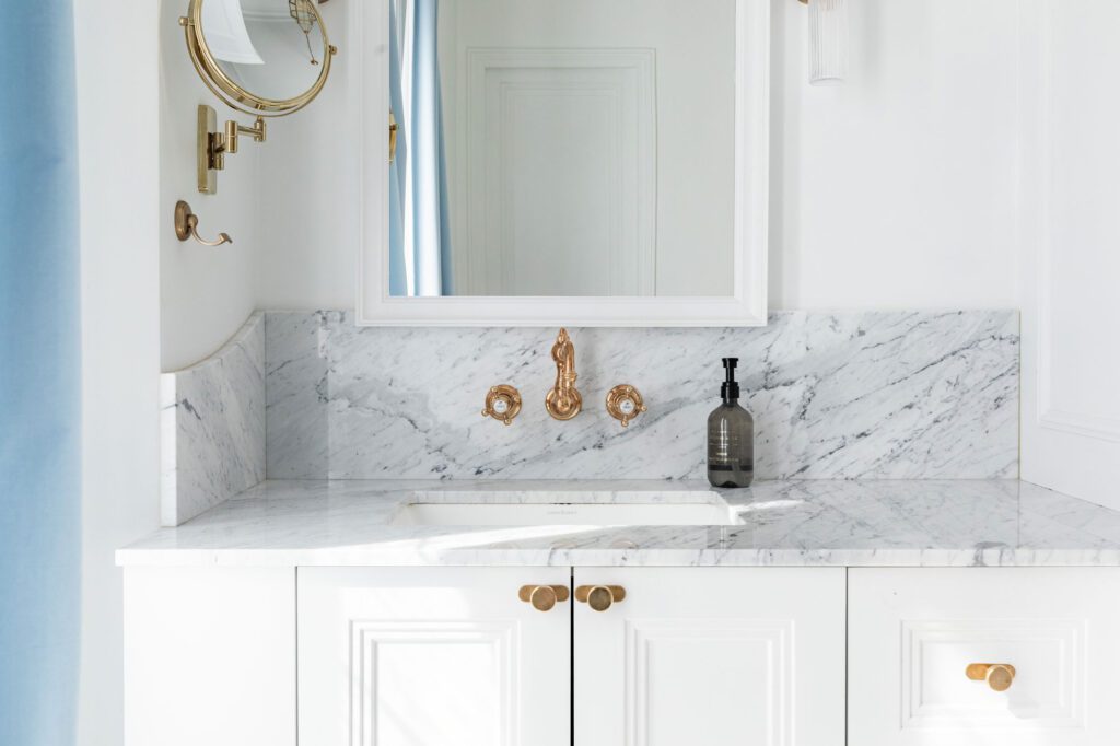 Danton-Paris-Fractional-Ownership-Entrance-Bathroom