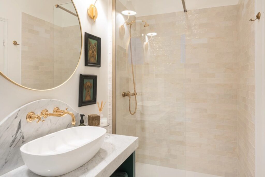 Danton-Paris-Fractional-Ownership-Entrance-Guest Bathroom